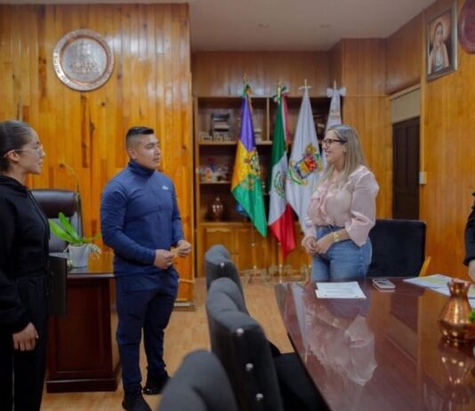 Dayana Pérez reafirma su compromiso de apoyo directo a las familias de Salvador Escalante