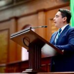 Iván Vera presenta iniciativa para proteger derechos de niñas y niños con padres privados de la libertad