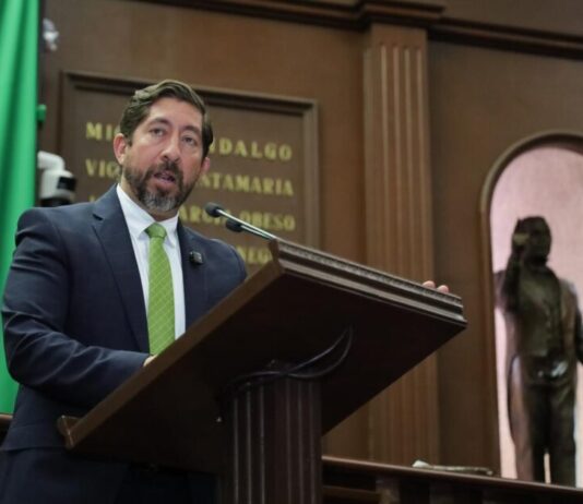 Propone Abraham Espinoza Villa licencia de conducir digital y gratuita en Michoacán