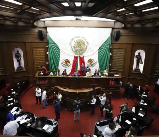 76 Legislatura reconoce el uso de la escritura a mano para fomentar el pensamiento crítico