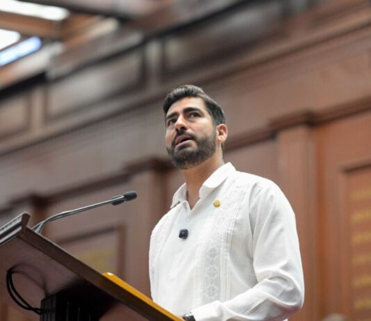 Alfonso Chávez propone reformar el Código Electoral para proteger a todas las mujeres frente a la violencia política de género