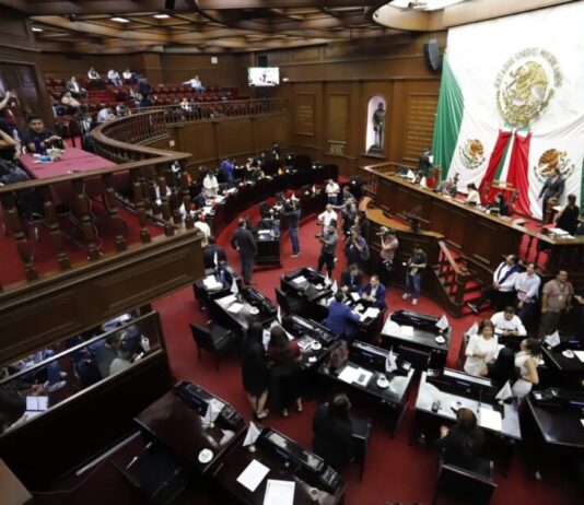 Legisla Congreso del Estado para la reintegración a la vida social de los migrantes michoacanos
