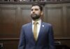 Celebra Octavio Ocampo reforma que protege la salud de las madres y recién nacidos en Michoacán