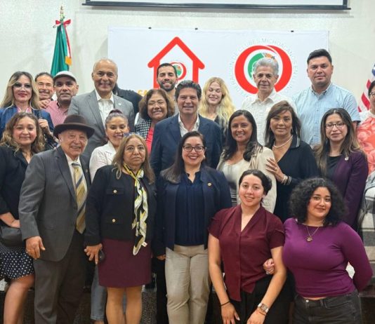 Se reúne Alfonso Martínez con el gobernador de Illinois