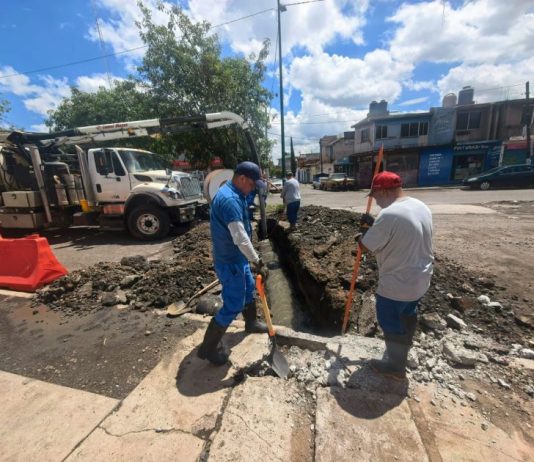 Trabajamos en la rehabilitación de colector sanitario dañado por las lluvias: Adolfo Torres