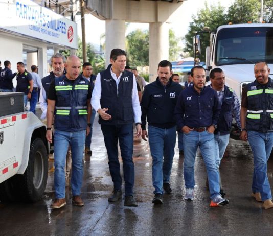 Continúan labores de limpieza y apoyo en colonias afectadas por lluvias