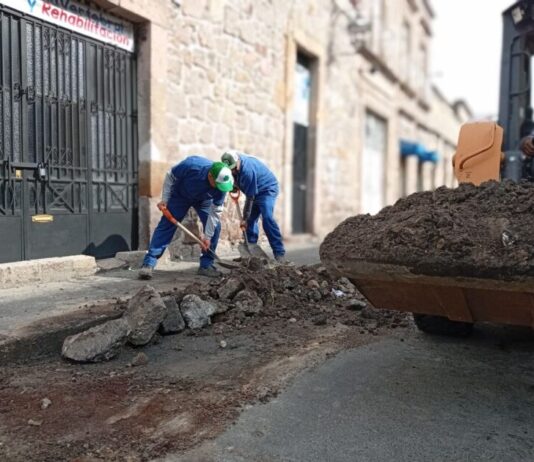 Ooapas da seguimiento integral a trabajos con retiro de escombro en distintos puntos de Morelia