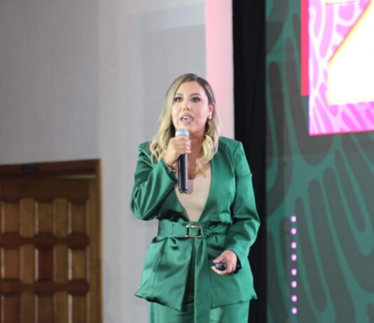 Salvador Escalante capacita a más de mil mujeres y amplía programas de atención social: Segundo Informe de Gobierno de Dayana Pérez