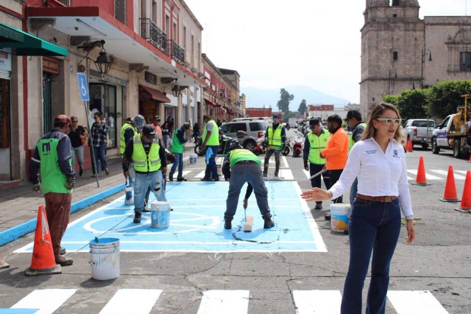 Gobierno de Morelia realiza balizamiento y mantenimiento de señalética para movilidad segura y accesible