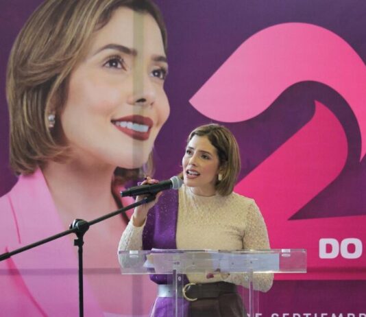 Rinde Brissa Arroyo Segundo Informe Legislativo