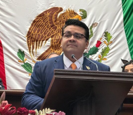 Toño Carreño, al responder al Quinto Informe de Gobierno, pidió un cierre de sexenio en paz para los michoacanos