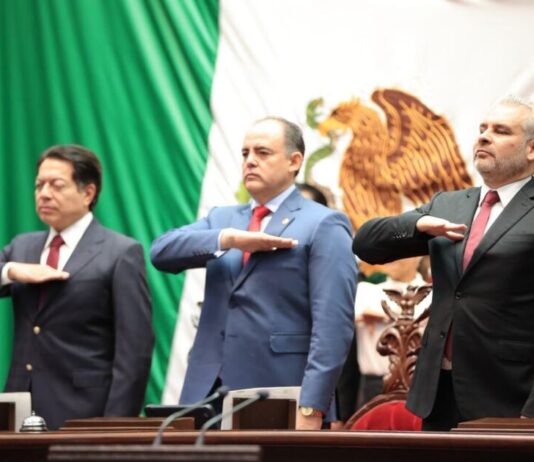 Recibe Congreso del Estado el Quinto Informe de Gobierno del Titular del Ejecutivo