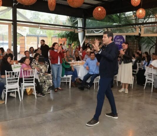 Alfonso Martínez advierte peligro a las instituciones y la democracia