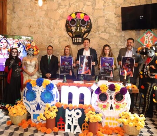 Presenta Alfonso Martínez Alcázar cartelera de Día de Muertos en Morelia
