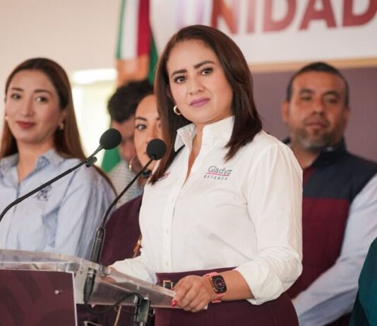 Gladyz Butanda se registra por Morelia; llama a la unidad entre aspirantes de Morena